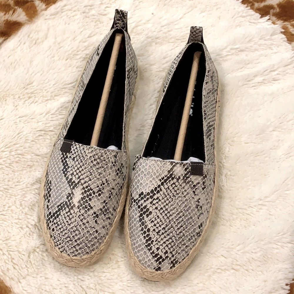 NIB Timberland bay Python Print Leather Espadrille Flats Grey 37